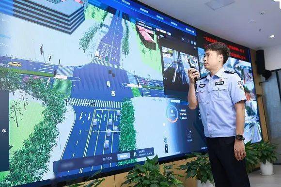 重庆高新区交通信号灯联网联控率达100%