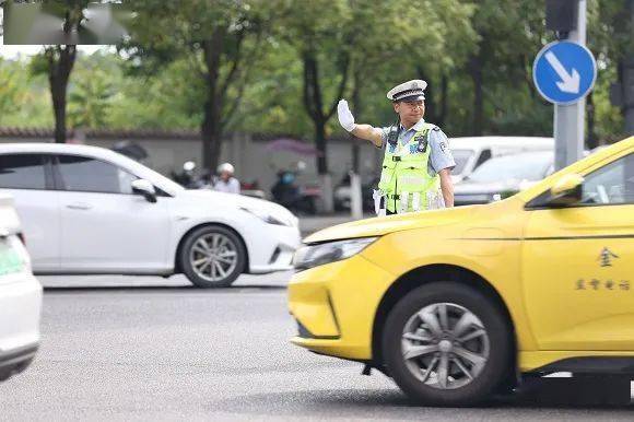 重庆高新区交通信号灯联网联控率达100%